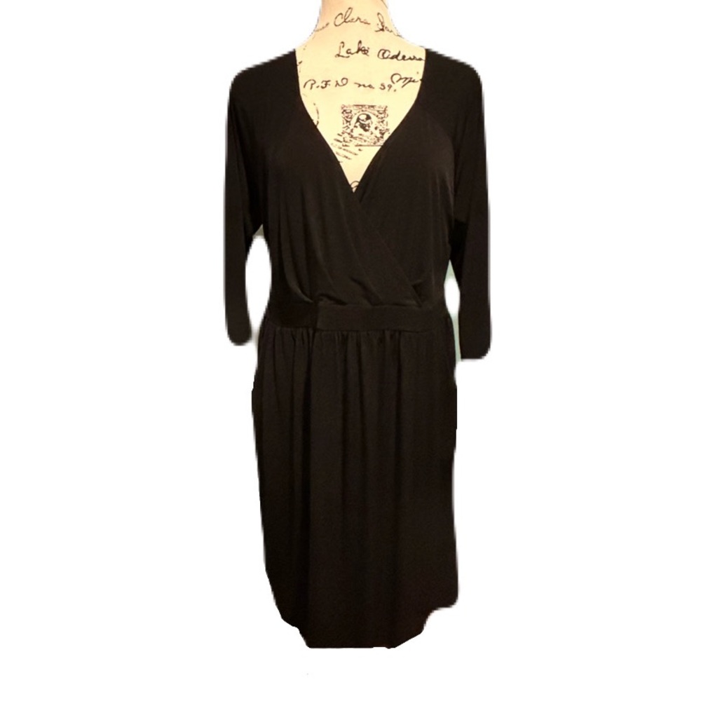NWOT Torrid size 2 or 18/20 or 2X black dress v neck with pockets